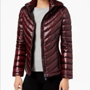 Calvin Klein Hooded Packable Down Puffer Coat in Shine Wine XXS